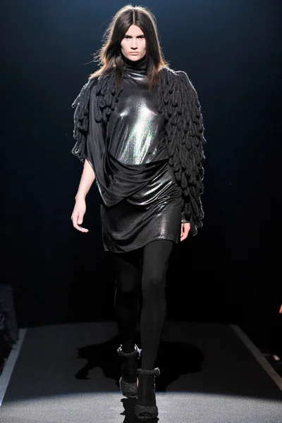 Look 28